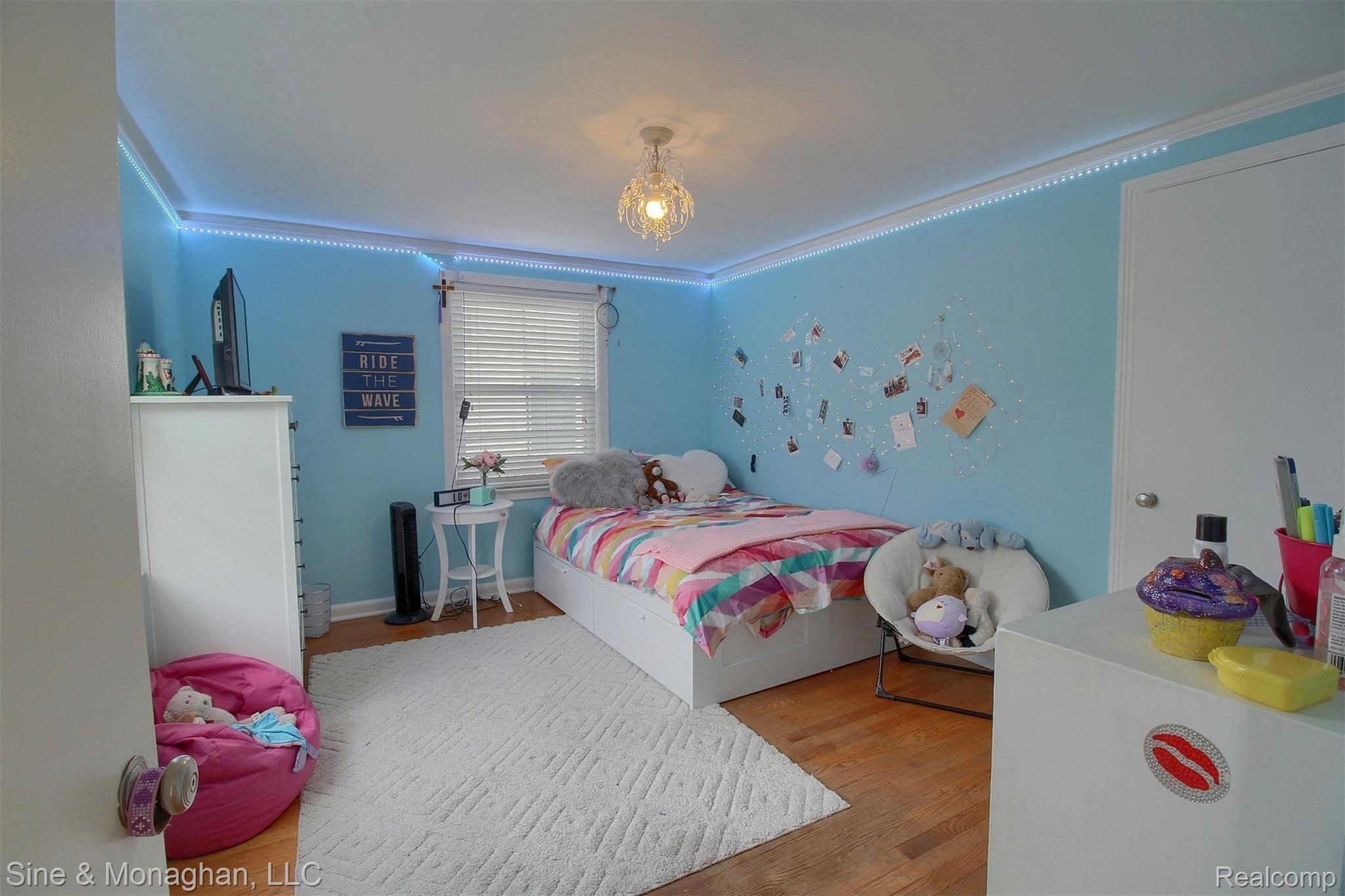 1354 Whittier Road Grosse Pointe, MI 48230 - Photo 22 of 40 26-2nd Bedroom.jpg