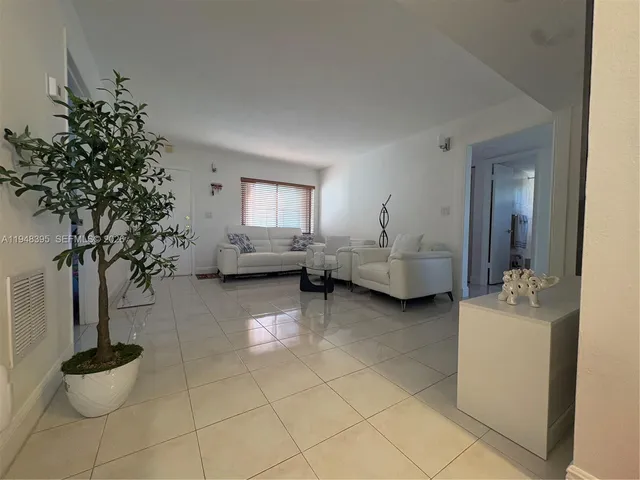 $2,700 | Kendall, Miami, FL 33173