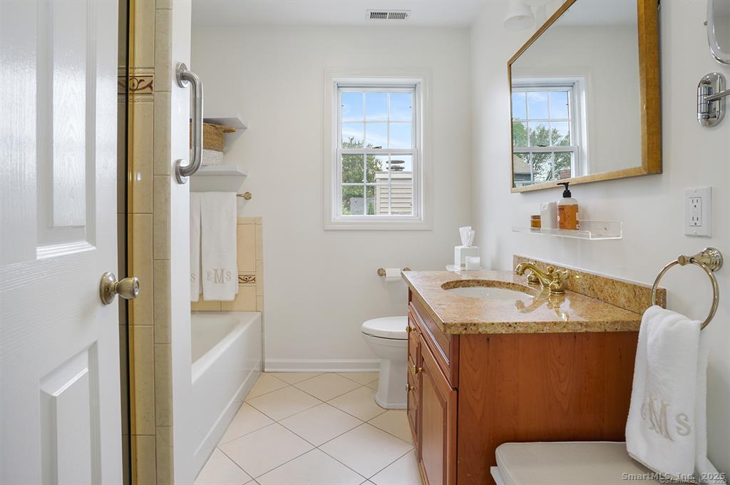 121 Howard Street Fairfield, CT 06824 - Photo 7 of 21