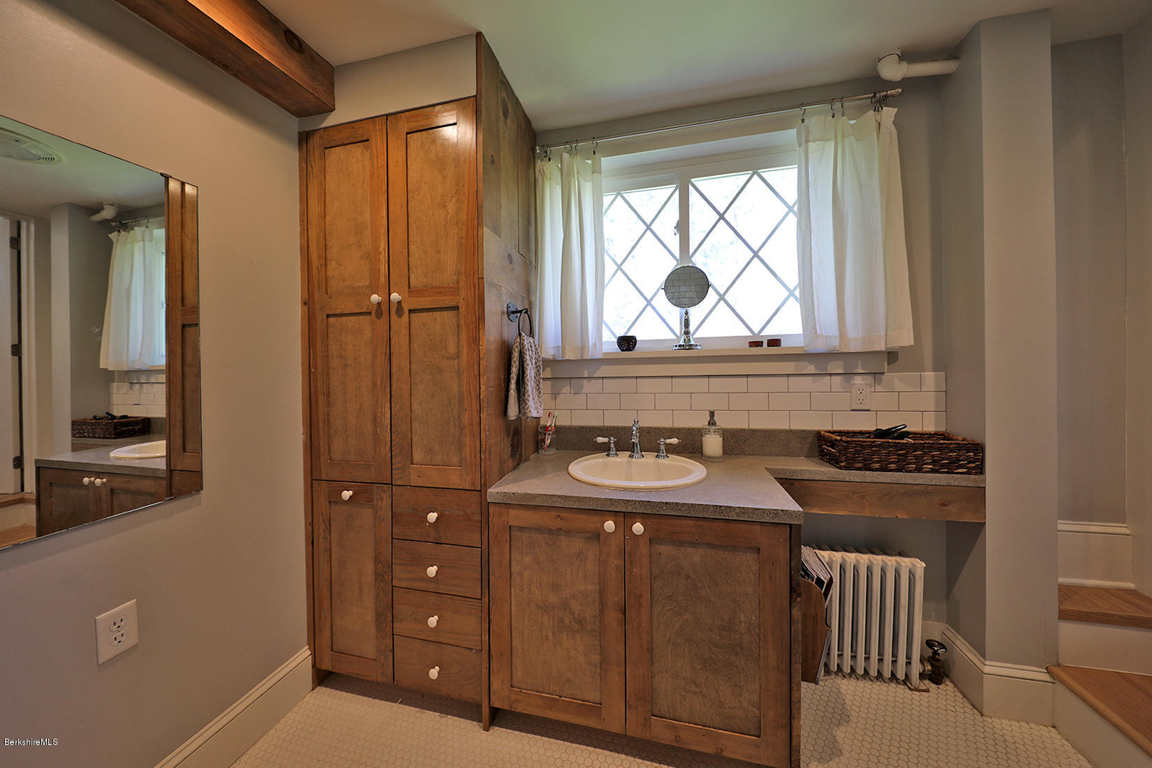 200 Melbourne Road Pittsfield, MA 01201 - Photo 17 of 31 Custom Cabinets