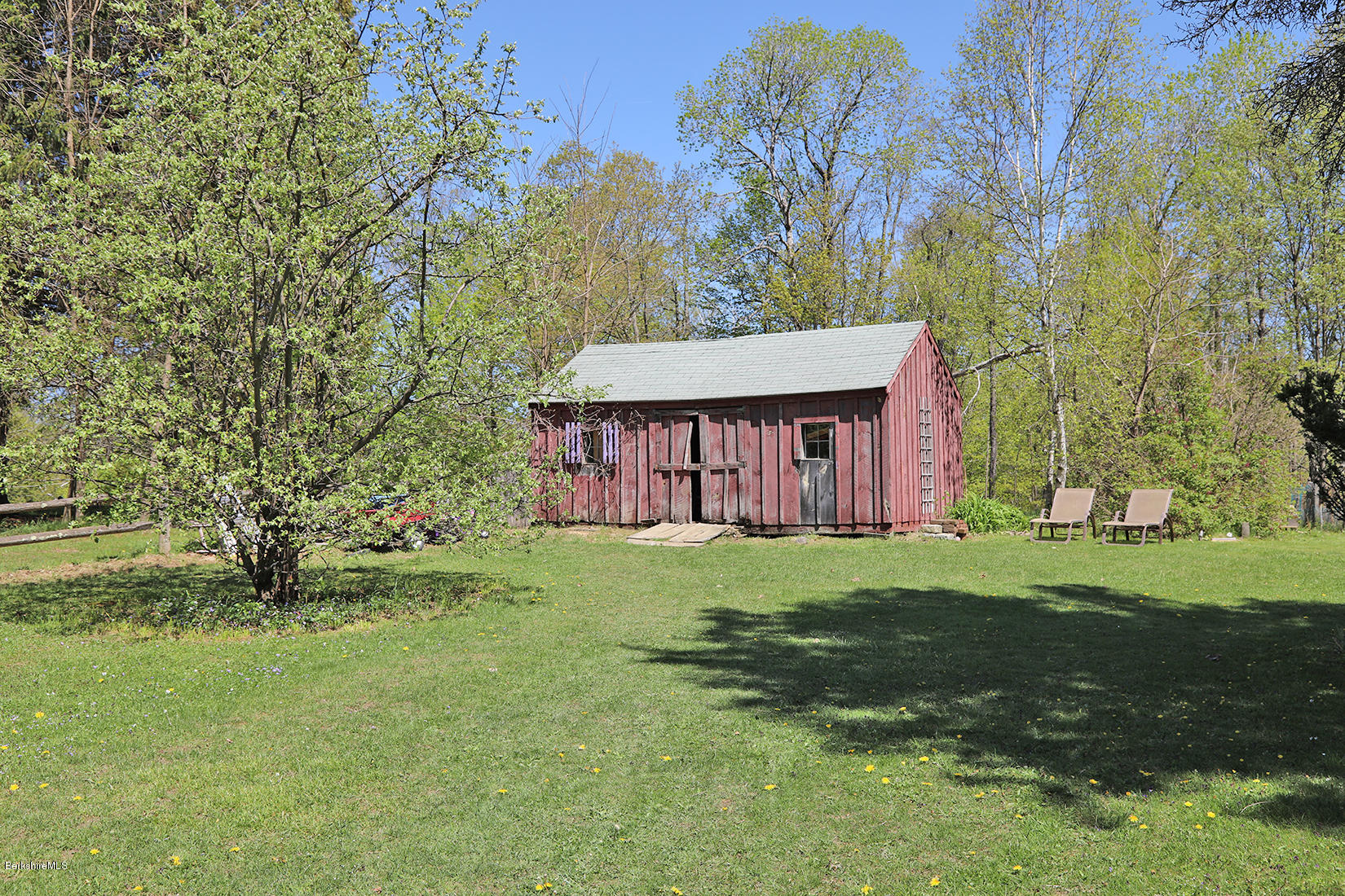 200 Melbourne Road Pittsfield, MA 01201 - Photo 26 of 31 Large Yard