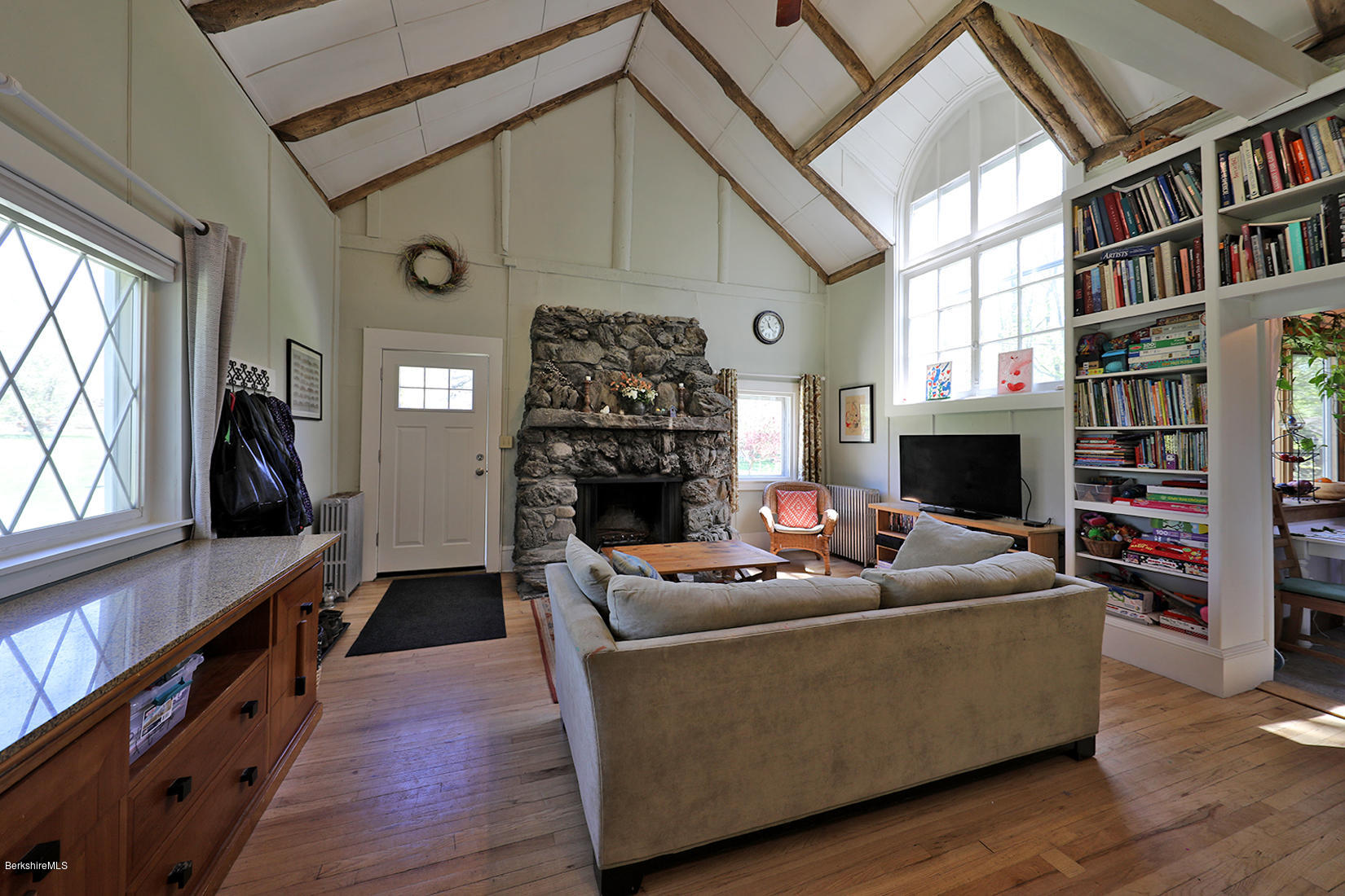 200 Melbourne Road Pittsfield, MA 01201 - Photo 6 of 31 Full of detail