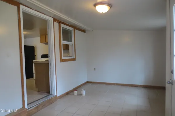 $1,500 | 34 Lake Avenue, Unit 2, Nassau, NY 12123