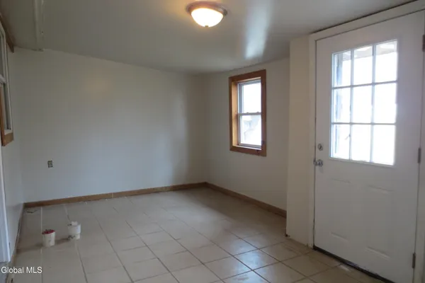 $1,500 | 34 Lake Avenue, Unit 2, Nassau, NY 12123