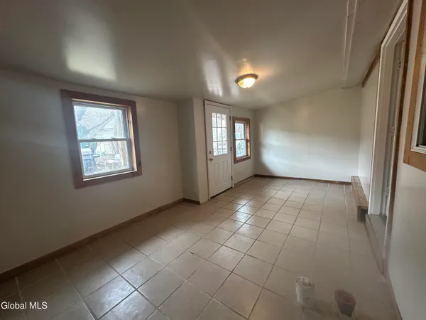 $1,500 | 34 Lake Avenue, Unit 2, Nassau, NY 12123