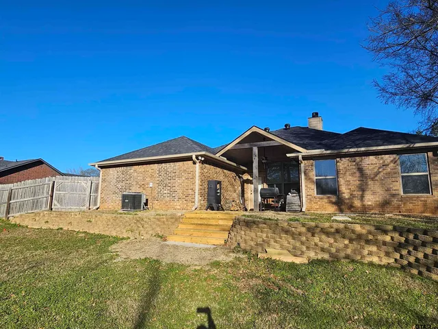 $358,000 | 104 Kenswick Drive, Henderson, TX 75654