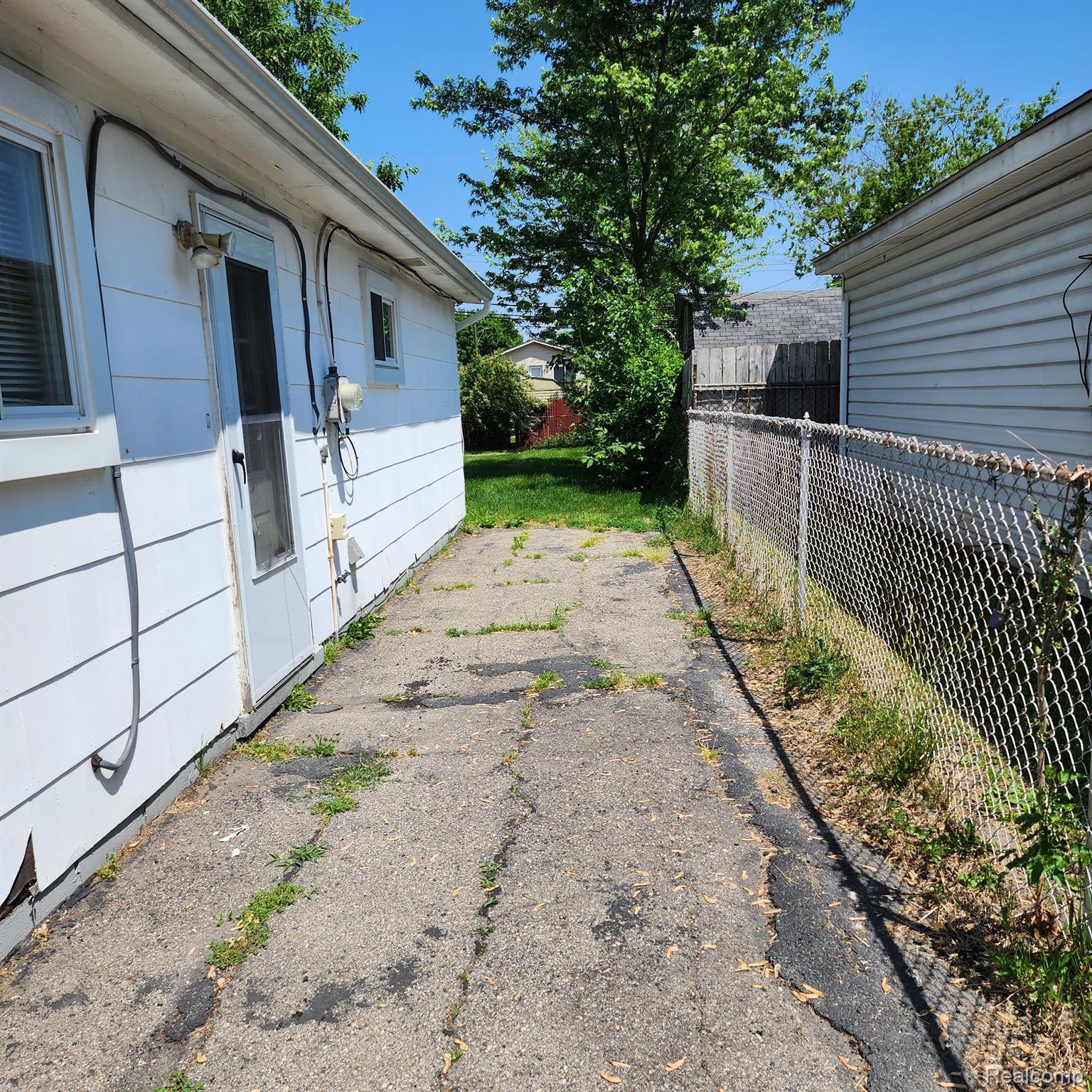 15085 Beech Daly Road Taylor, MI 48180 - Photo 11 of 13 Gallery Image 11