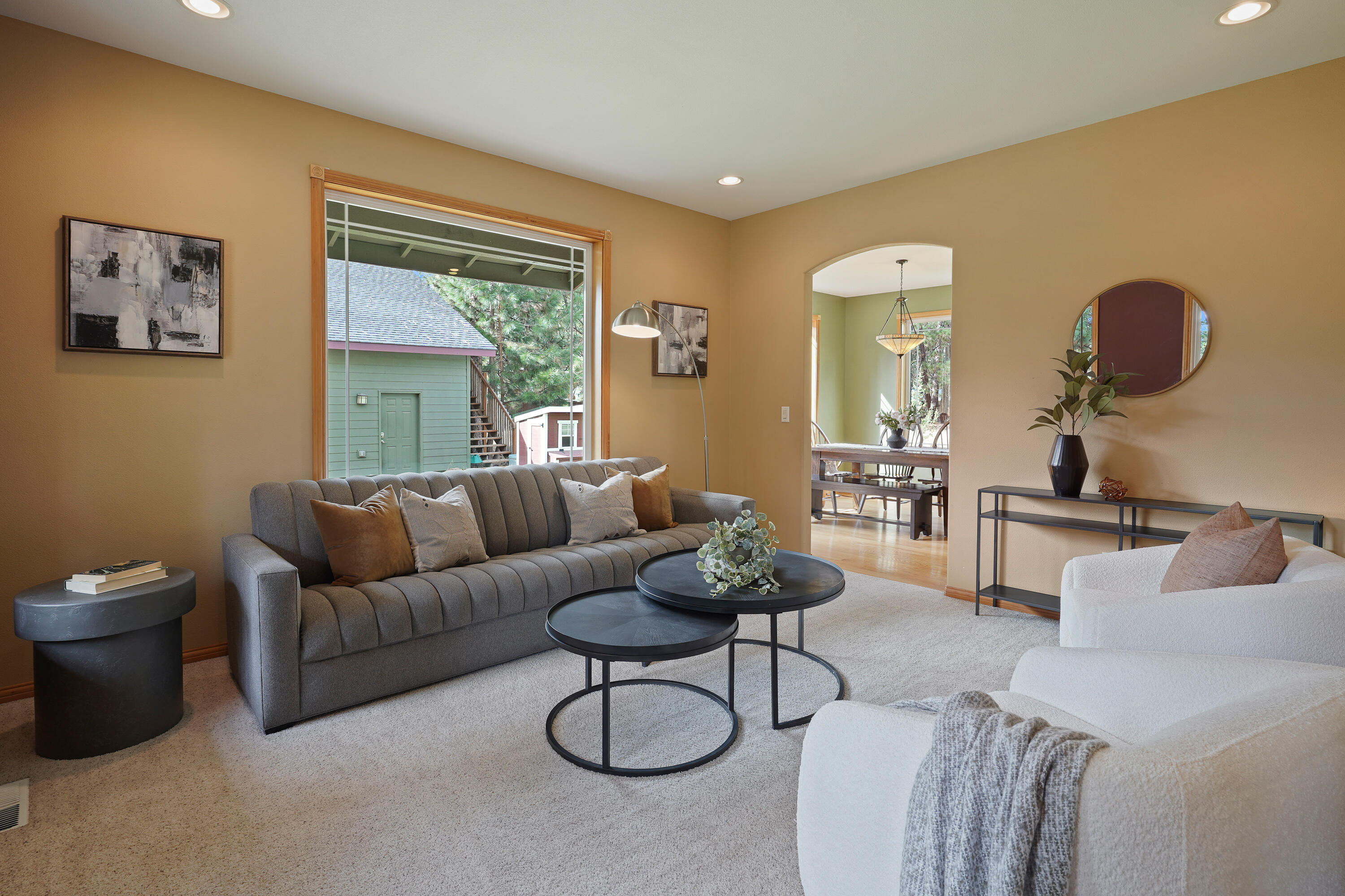 19754 Foster Road Bend, OR 97702 - Photo 14 of 58 Front living room