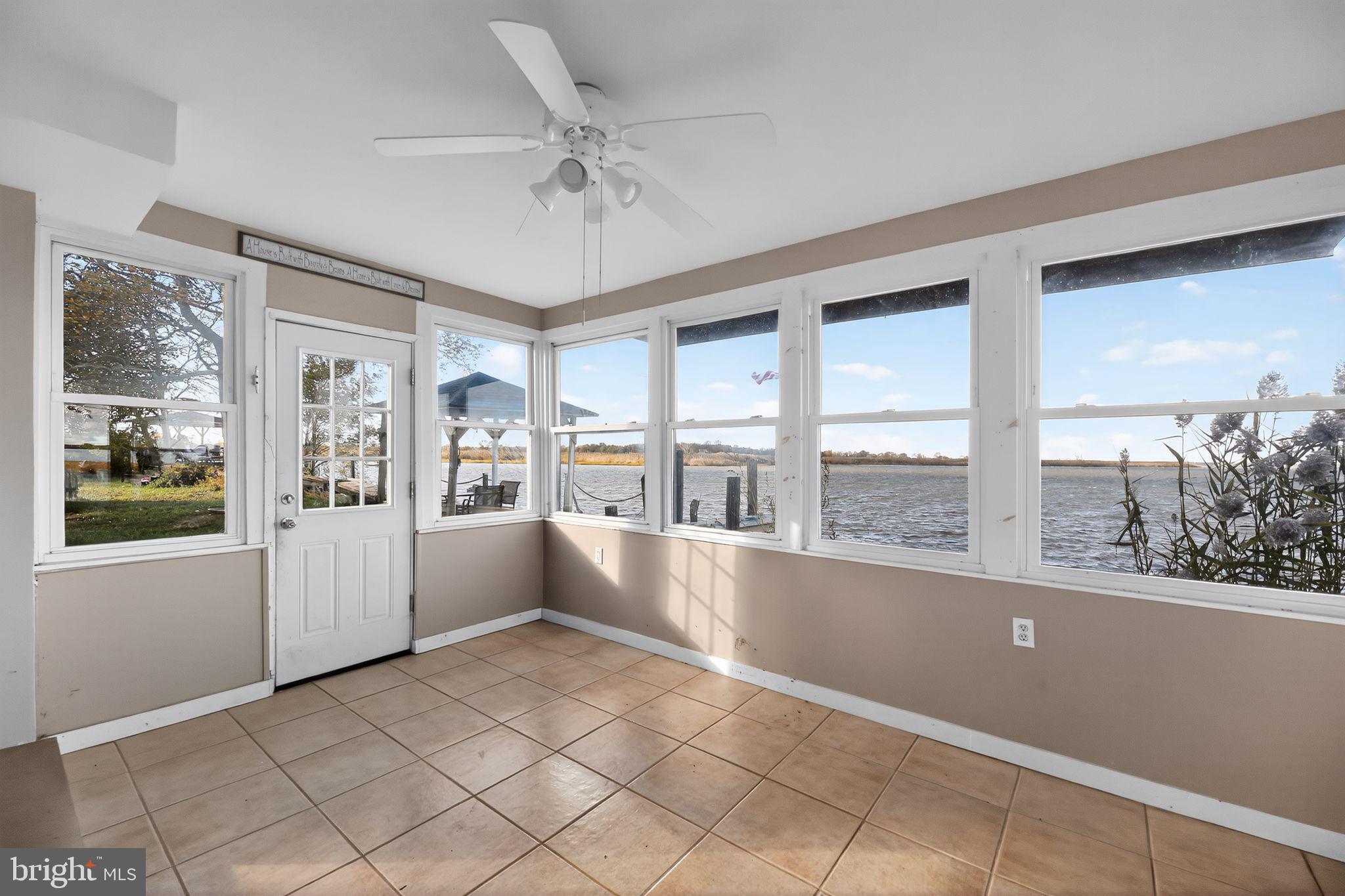 92 Sinnickson Landing Road Salem, NJ 08079 - Photo 21 of 51 Bonus room with 3 walls of windows