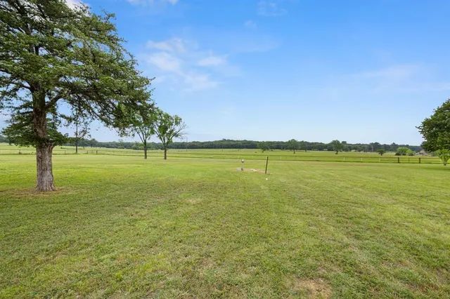 $849,999 | 14293 South Farm To Market 372, Valley View, TX 76272