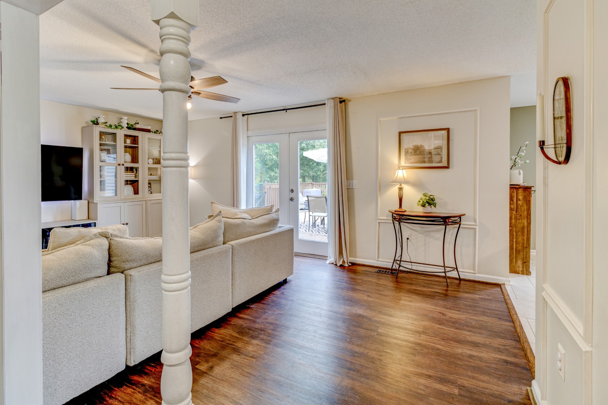 88 Chapel Road Tullahoma, TN 37388 - Photo 8 of 27 a living room with furniture and a flat screen tv