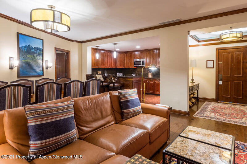 197 Prospector Road, Unit 2208 WINTER INTEREST #6 Aspen, CO 81611 - Photo 6 of 26 Ritz-Carlton-Club-3BR1 (03)
