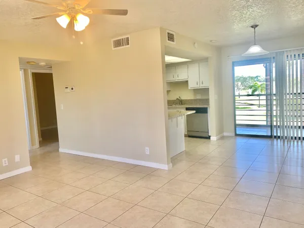 $1,900 | 4325 Oak Terrace Drive, Greenacres, FL 33463