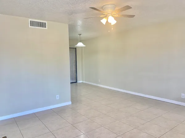 $1,900 | 4325 Oak Terrace Drive, Greenacres, FL 33463