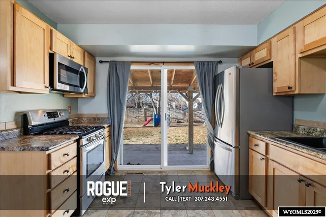 $330,000 | 240 Indian Paintbrush, Casper, WY 82604