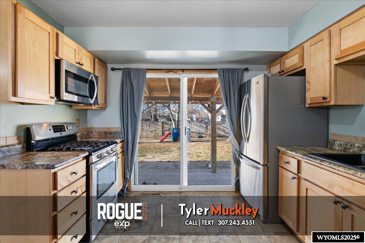 240 Indian Paintbrush Casper, WY 82604 - Photo 11 of 42