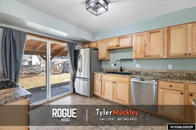 $330,000 | 240 Indian Paintbrush, Casper, WY 82604