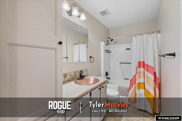 $330,000 | 240 Indian Paintbrush, Casper, WY 82604