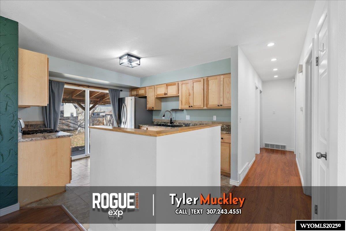 240 Indian Paintbrush Casper, WY 82604 - Photo 9 of 42