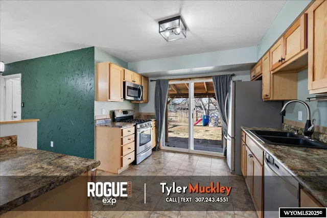 $330,000 | 240 Indian Paintbrush, Casper, WY 82604