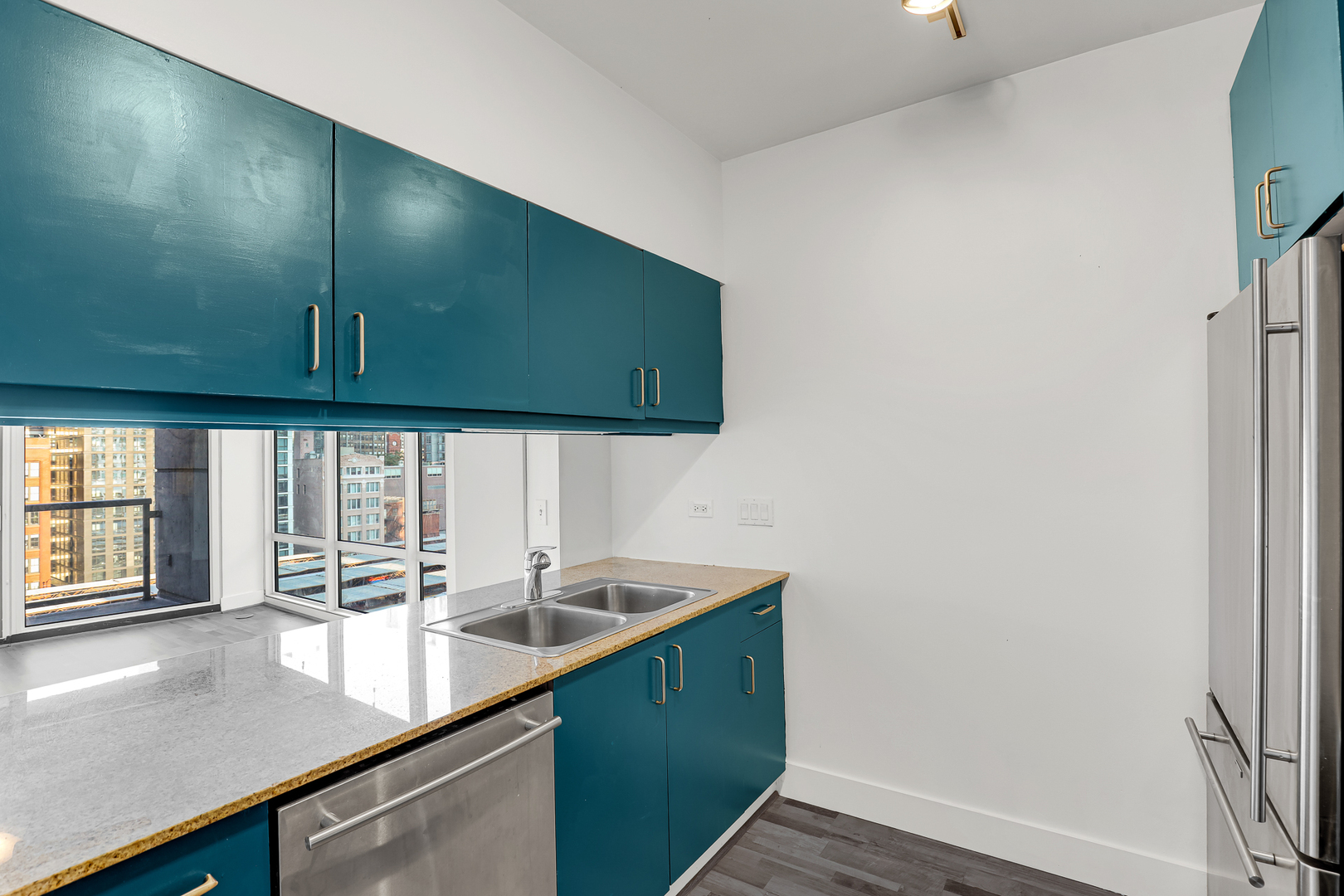 611 South Wells Street, Unit 908 Chicago, IL 60607 - Photo 10 of 15 Gallery Image 10