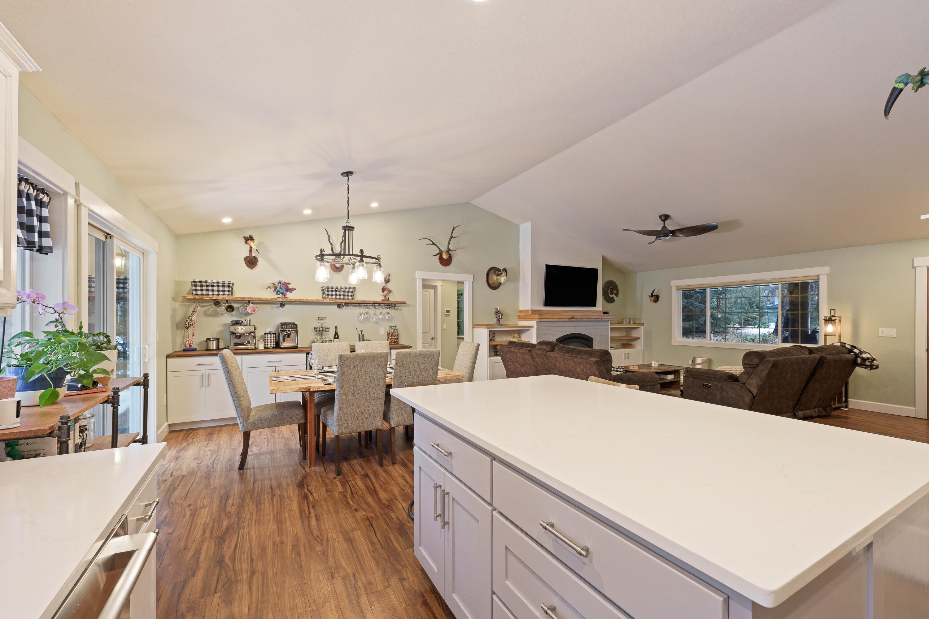 17178 Island Loop Way Bend, OR 97707 - Photo 12 of 38 DSC09002