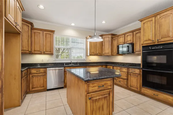 $5,000 | 19907 Stone Lake Circle, Tomball, TX 77377