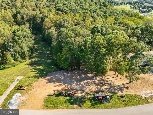 a view of an outdoor space