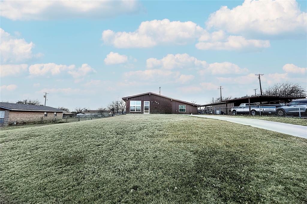 702 Decatur Street Bowie, TX 76230 - Photo 2 of 36