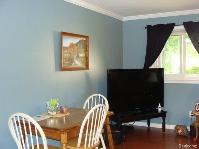 734 Miller Road Lake Orion, MI 48362 - Photo 12 of 54 Dining Area 2.jpg