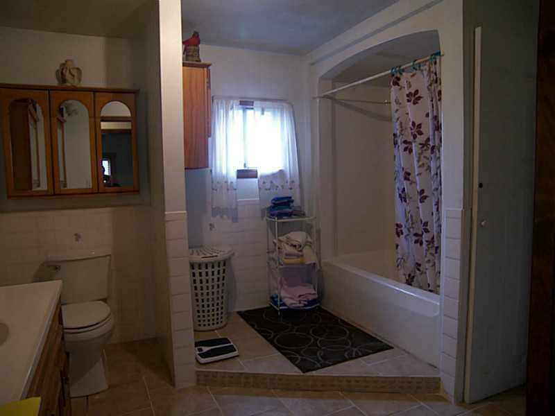 106 Santa Barbara Road Smithton, PA 15479 - Photo 14 of 19 Full Bath.