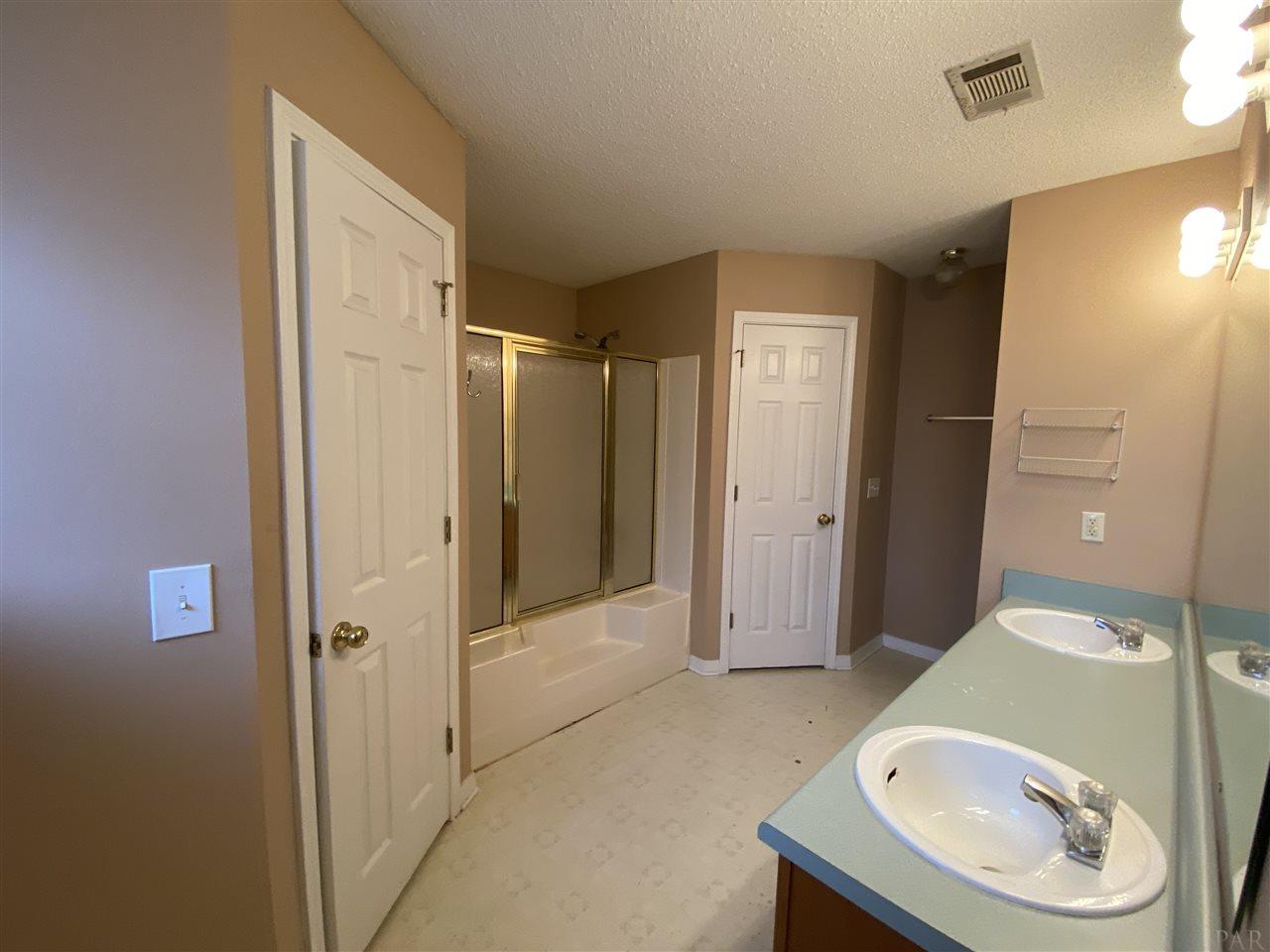 7033 Raburn Road Pensacola, FL 32526 - Photo 17 of 20 Gallery Image 17