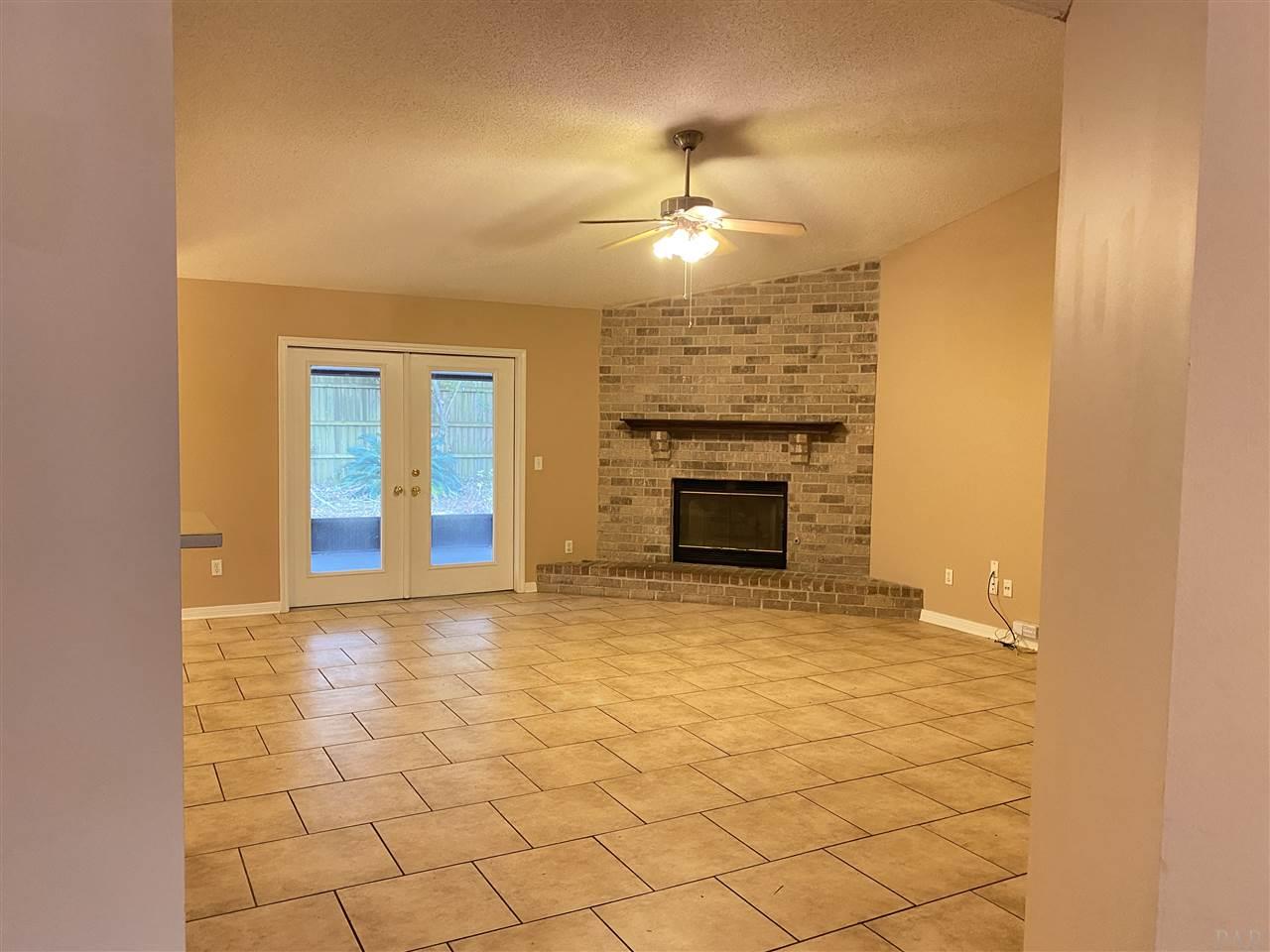 7033 Raburn Road Pensacola, FL 32526 - Photo 2 of 20 Gallery Image 2