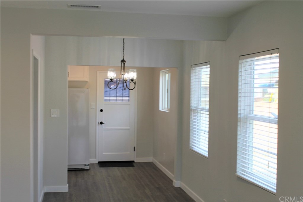 2425 Sebald Avenue Redondo Beach, CA 90278 - Photo 4 of 15