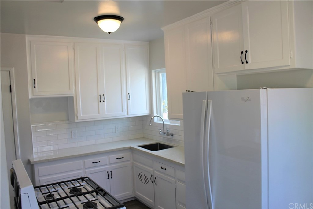 2425 Sebald Avenue Redondo Beach, CA 90278 - Photo 5 of 15