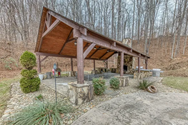 $1,595,000 | 520 Highway 93, Fall Branch, TN 37656