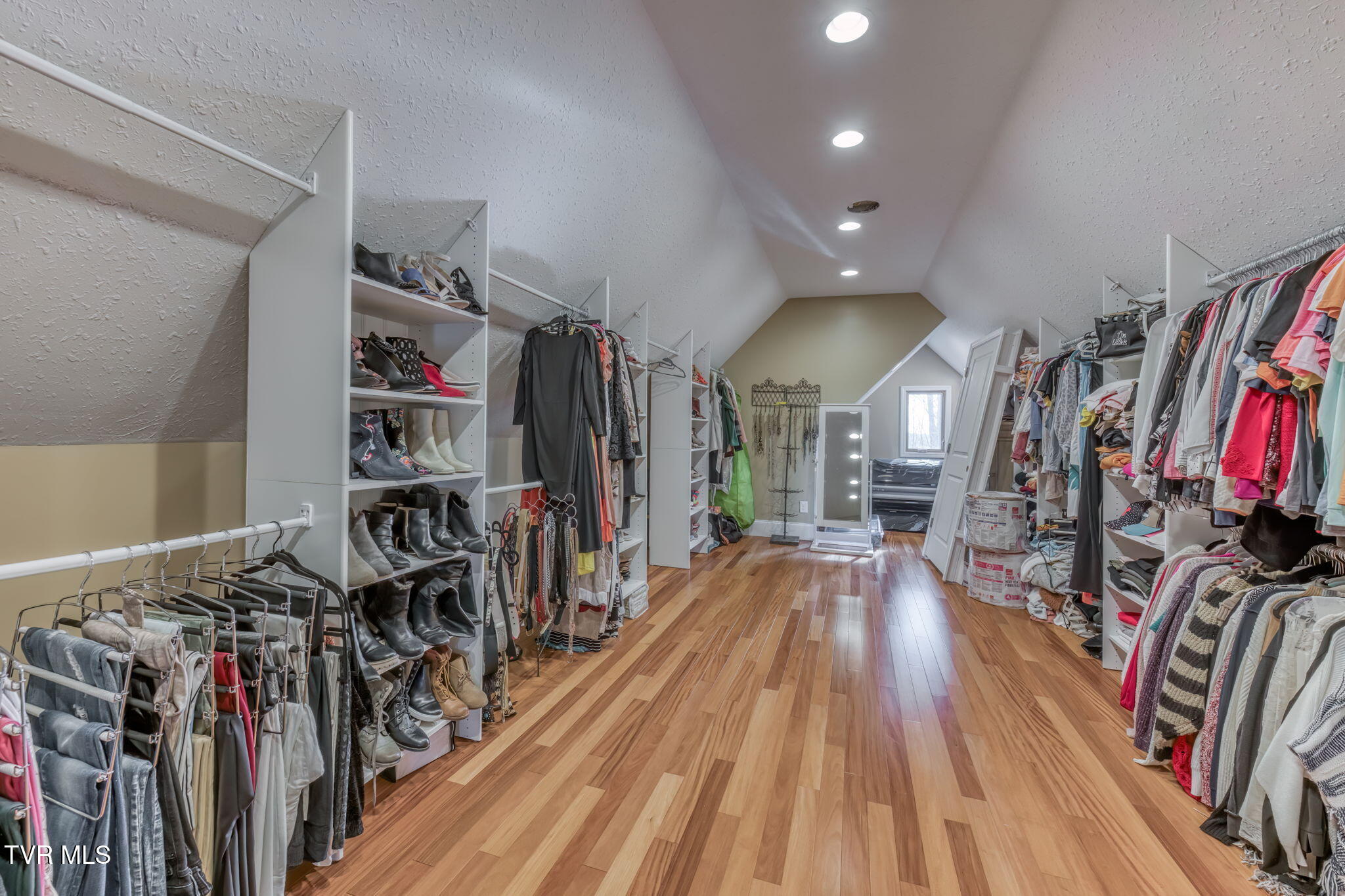 520 Highway 93 Fall Branch, TN 37656 - Photo 41 of 85 Primary Suite