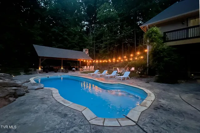 $1,750,000 | 520 Highway 93, Fall Branch, TN 37656