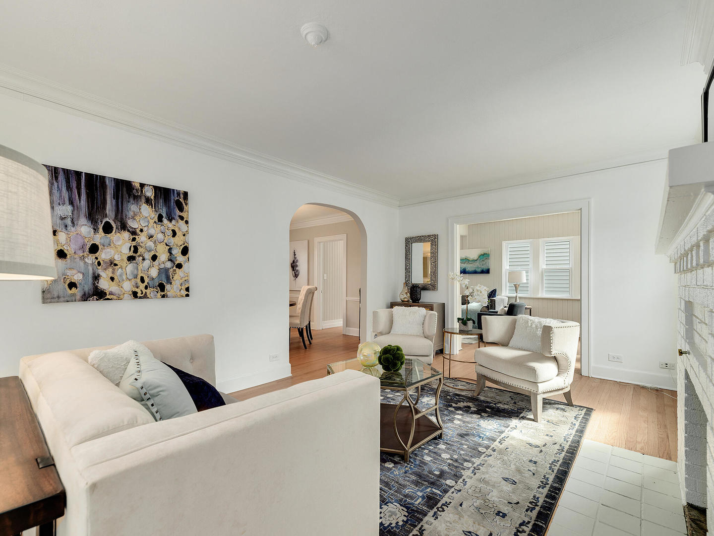 161 E Road Glen Ellyn, IL 60137 - Photo 5 of 27 a living room with furniture and wooden floor