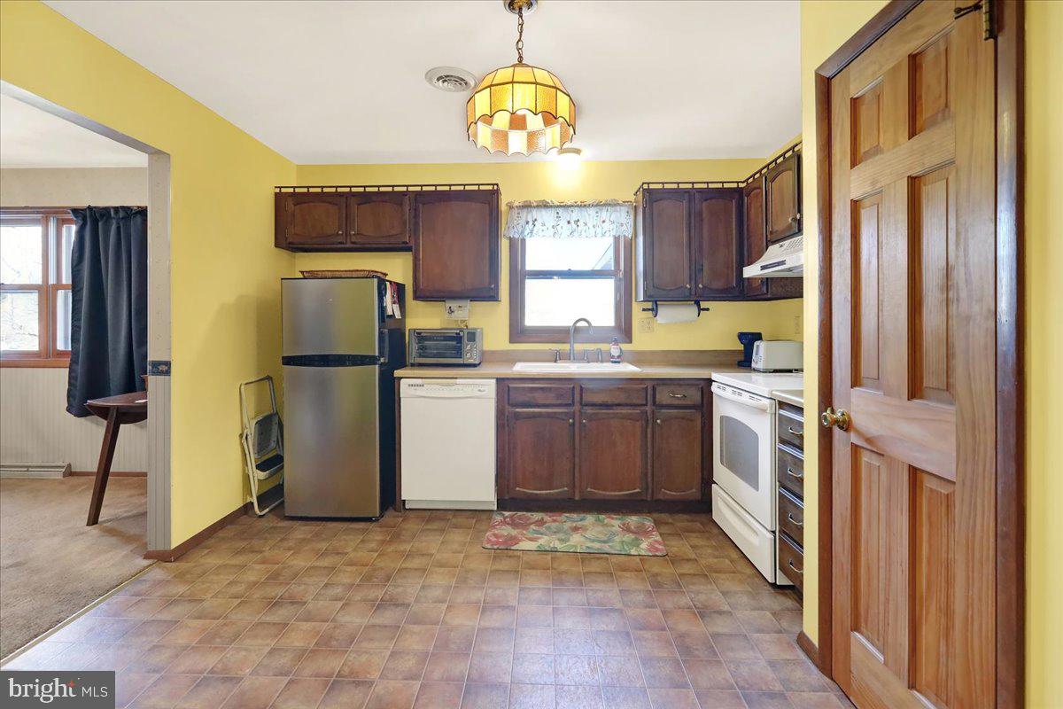 3295 Reedy Road Sinking Spring, PA 19608 - Photo 11 of 48