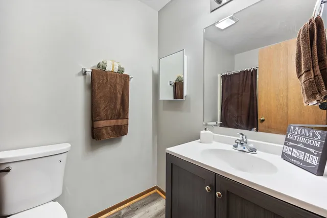 $2,250 | 35 Terry Drive, Unit D, Roselle, IL 60172