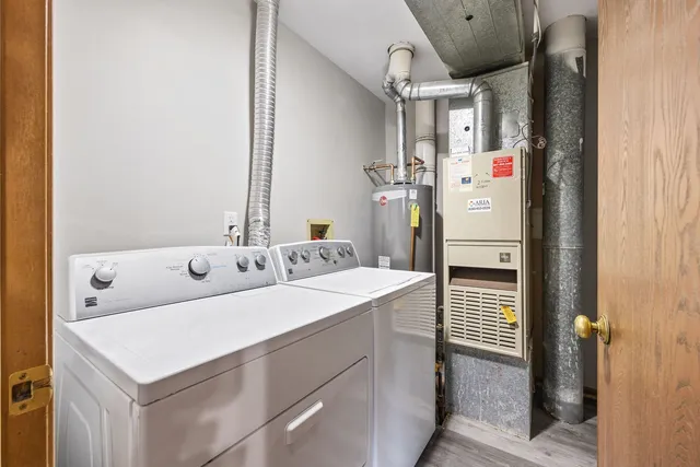 $2,250 | 35 Terry Drive, Unit D, Roselle, IL 60172