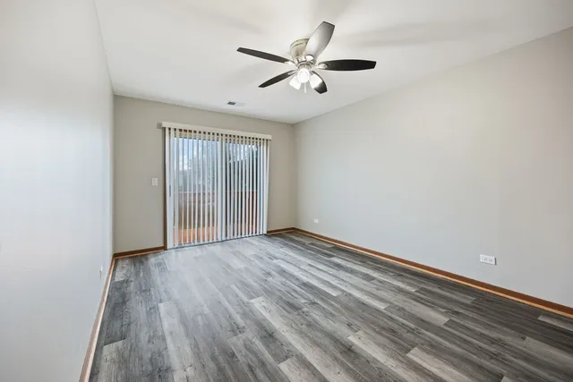 $2,250 | 35 Terry Drive, Unit D, Roselle, IL 60172