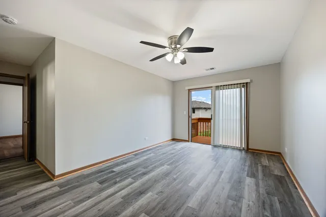 $2,250 | 35 Terry Drive, Unit D, Roselle, IL 60172