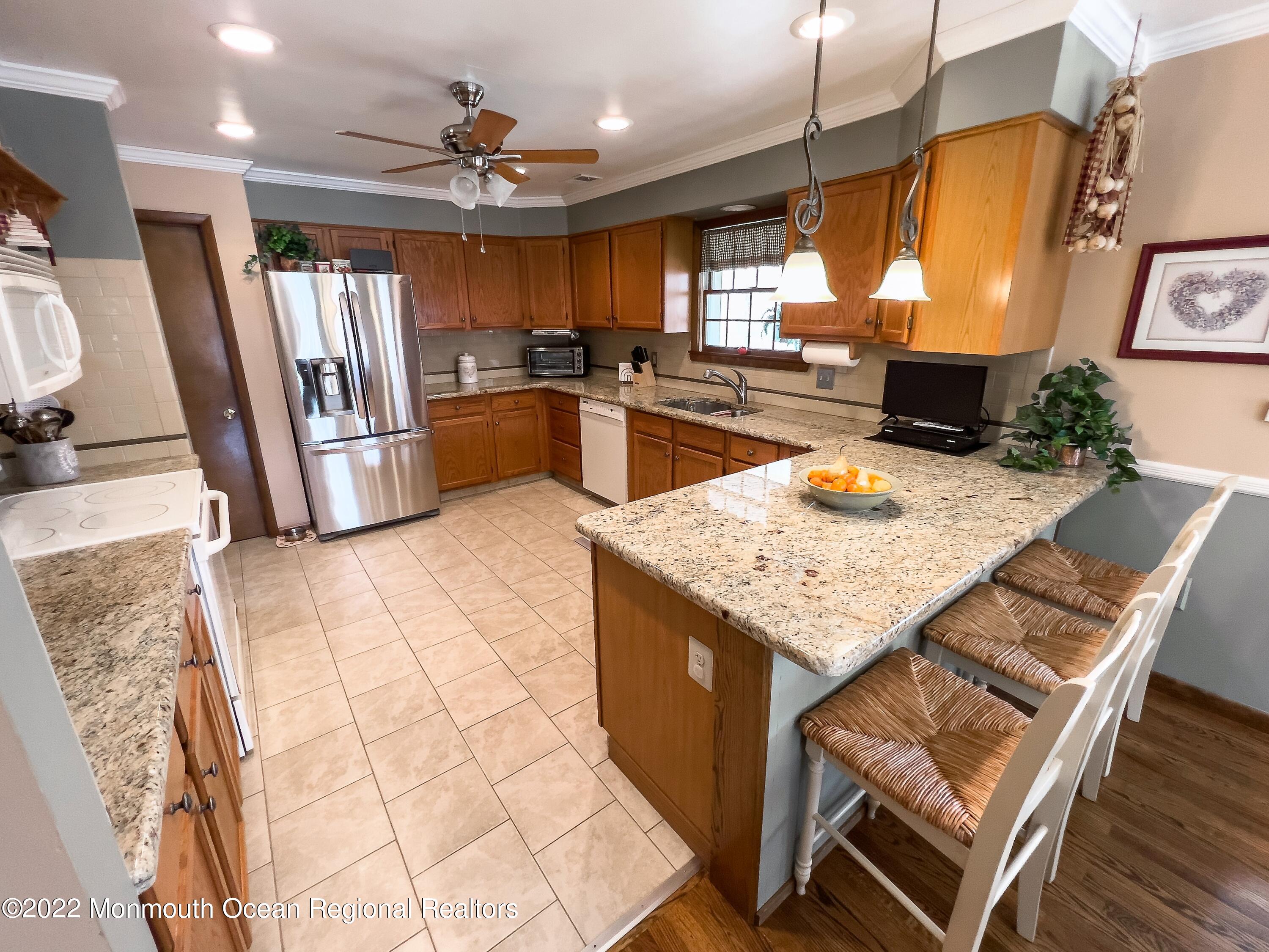 628 Reed Road Jackson, NJ 08527 - Photo 17 of 63 628 Reed Kitchen