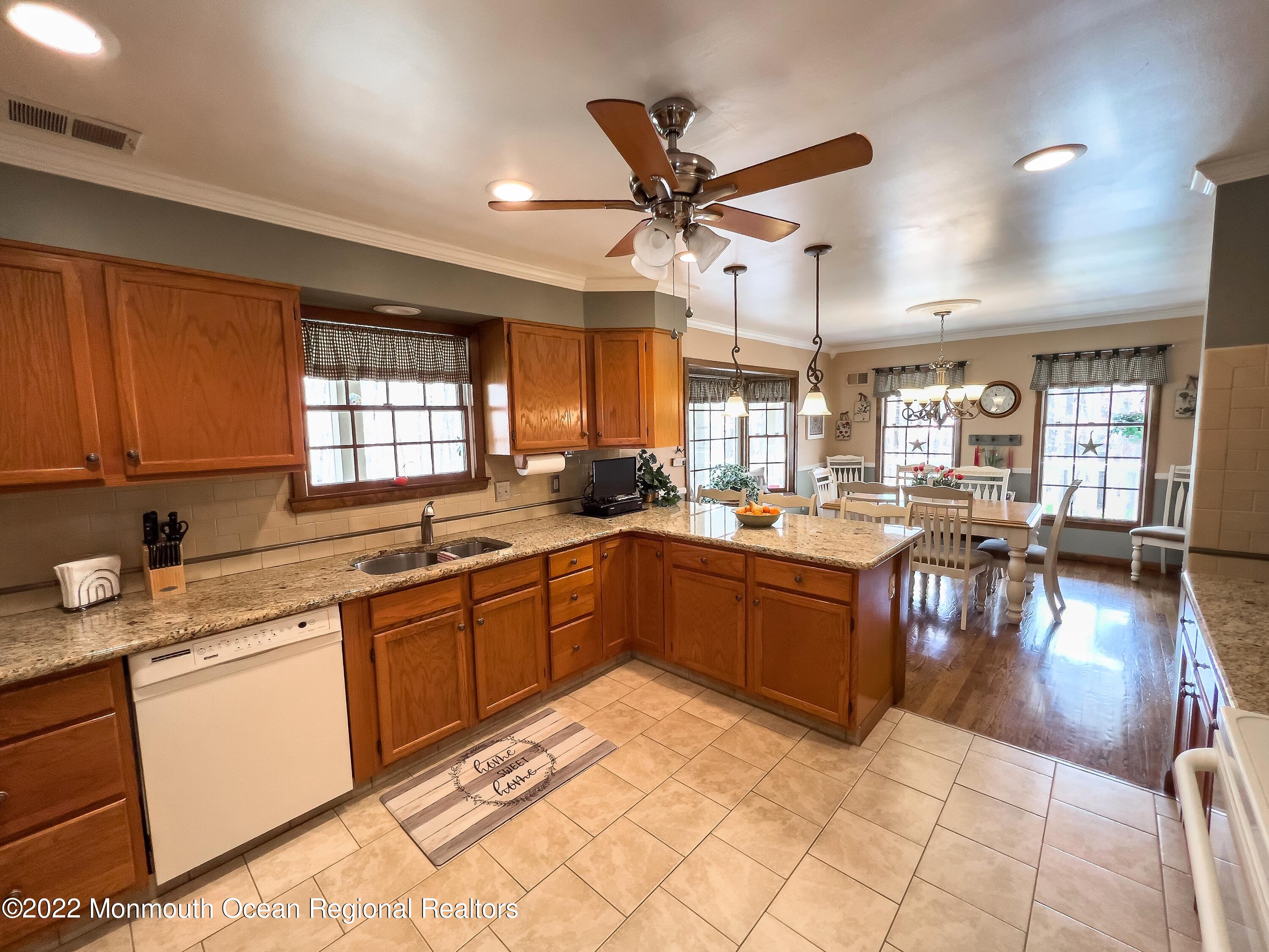 628 Reed Road Jackson, NJ 08527 - Photo 20 of 63 628 Reed Kitchen to Dining