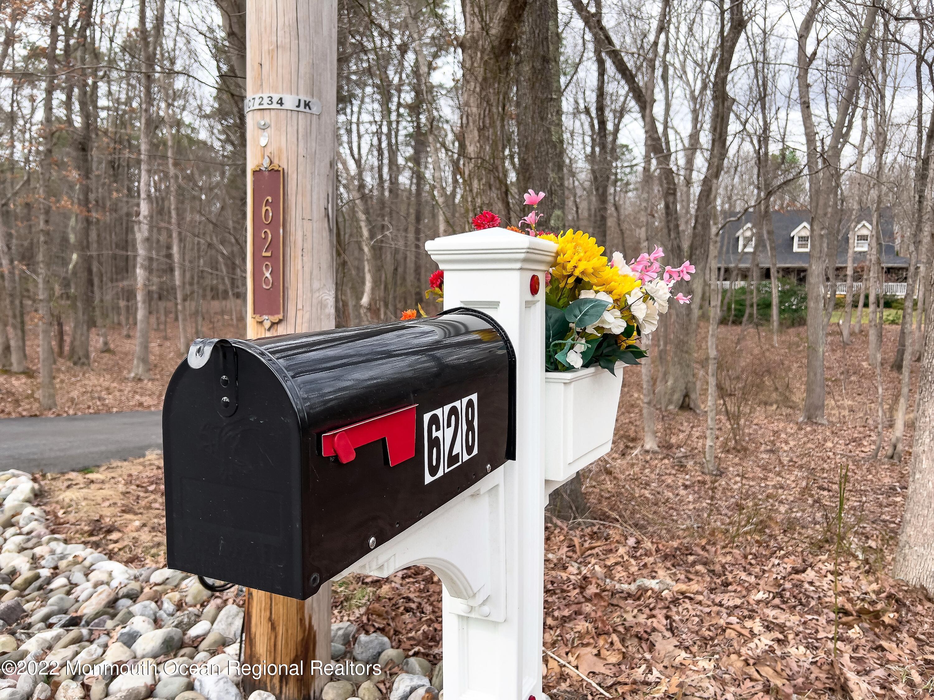 628 Reed Road Jackson, NJ 08527 - Photo 2 of 63 628 Reed Mailbox