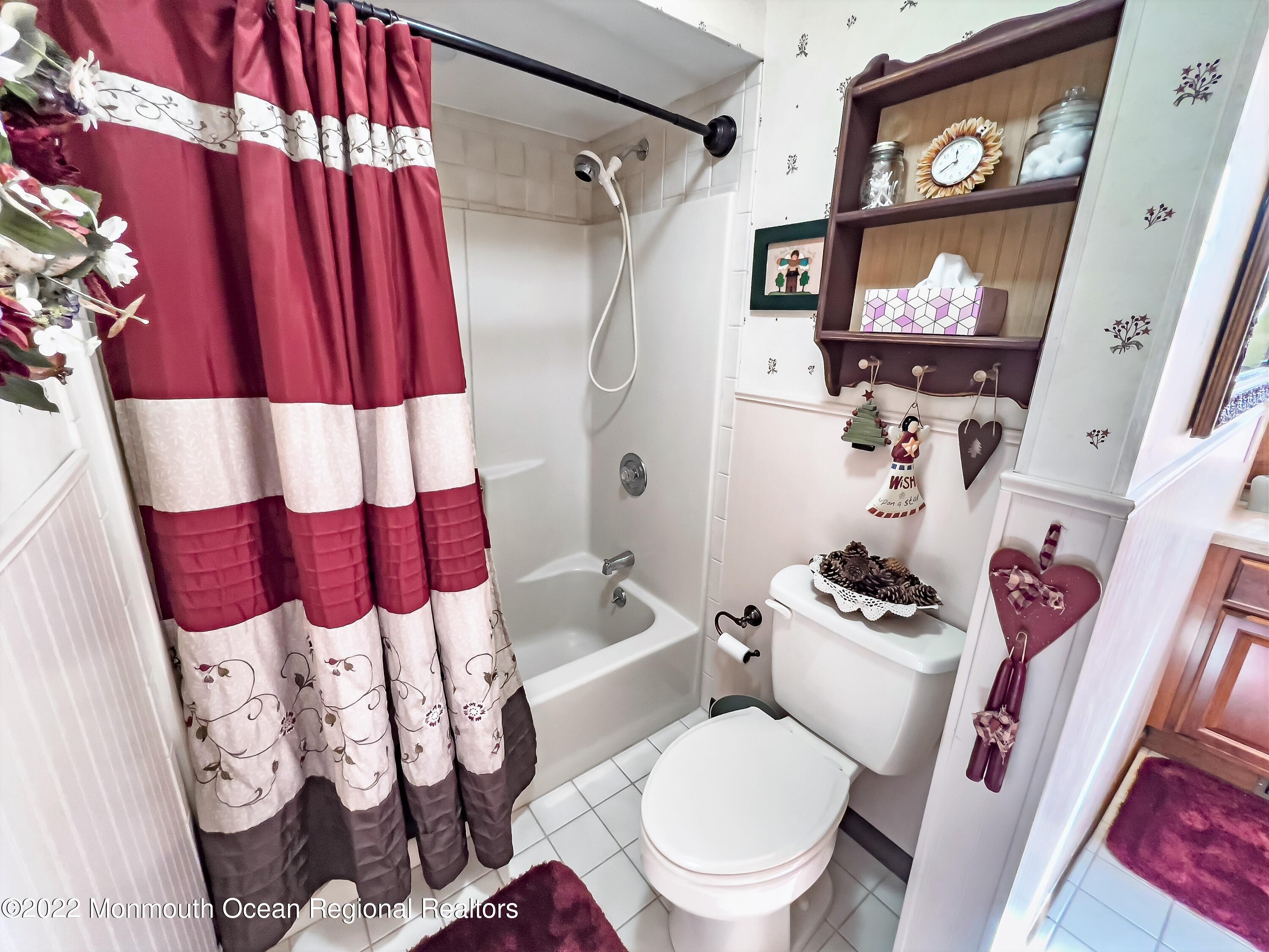 628 Reed Road Jackson, NJ 08527 - Photo 42 of 63 628 Reed Upstairs Bathrm