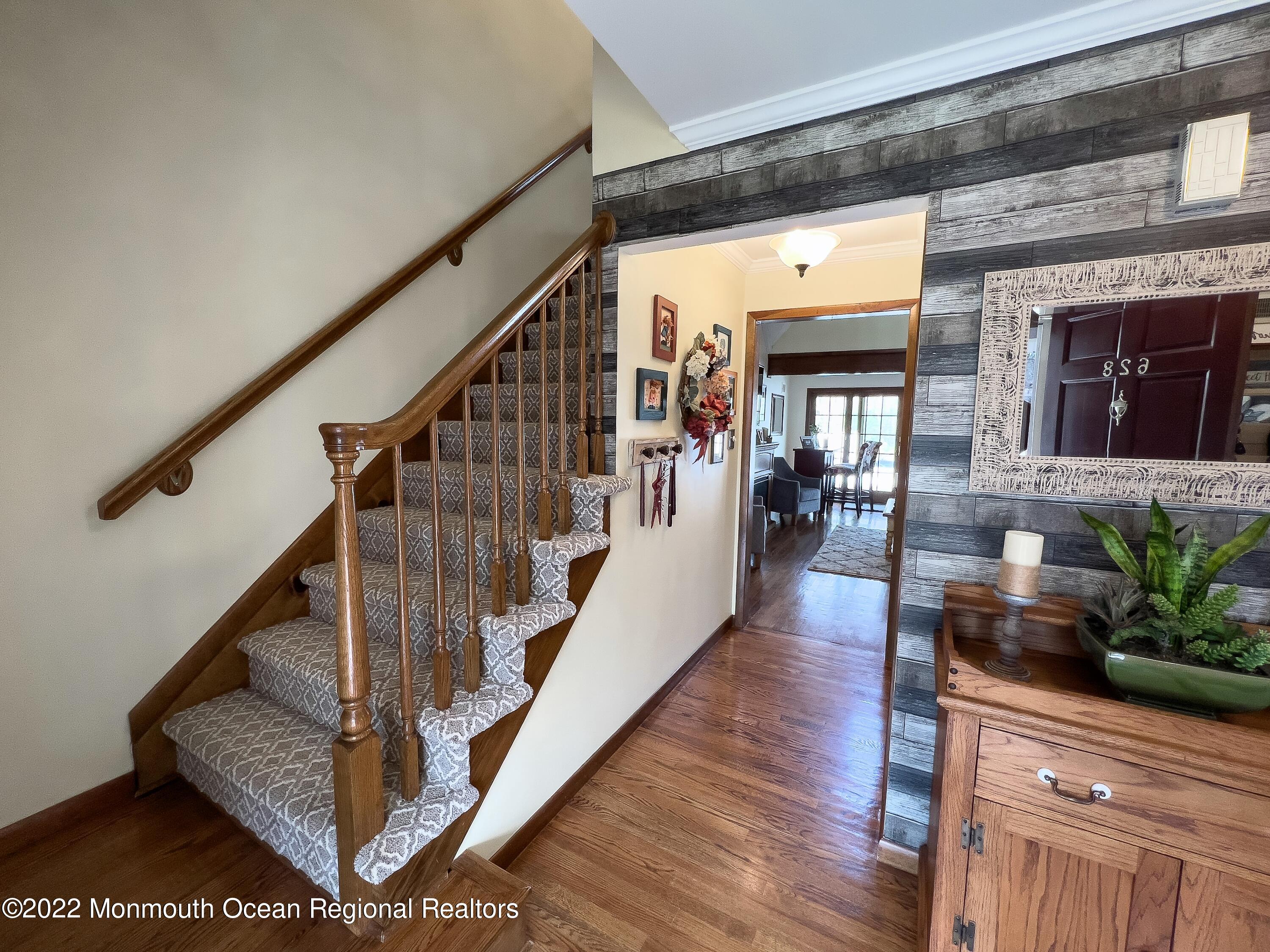 628 Reed Road Jackson, NJ 08527 - Photo 9 of 63 628 Reed Foyer