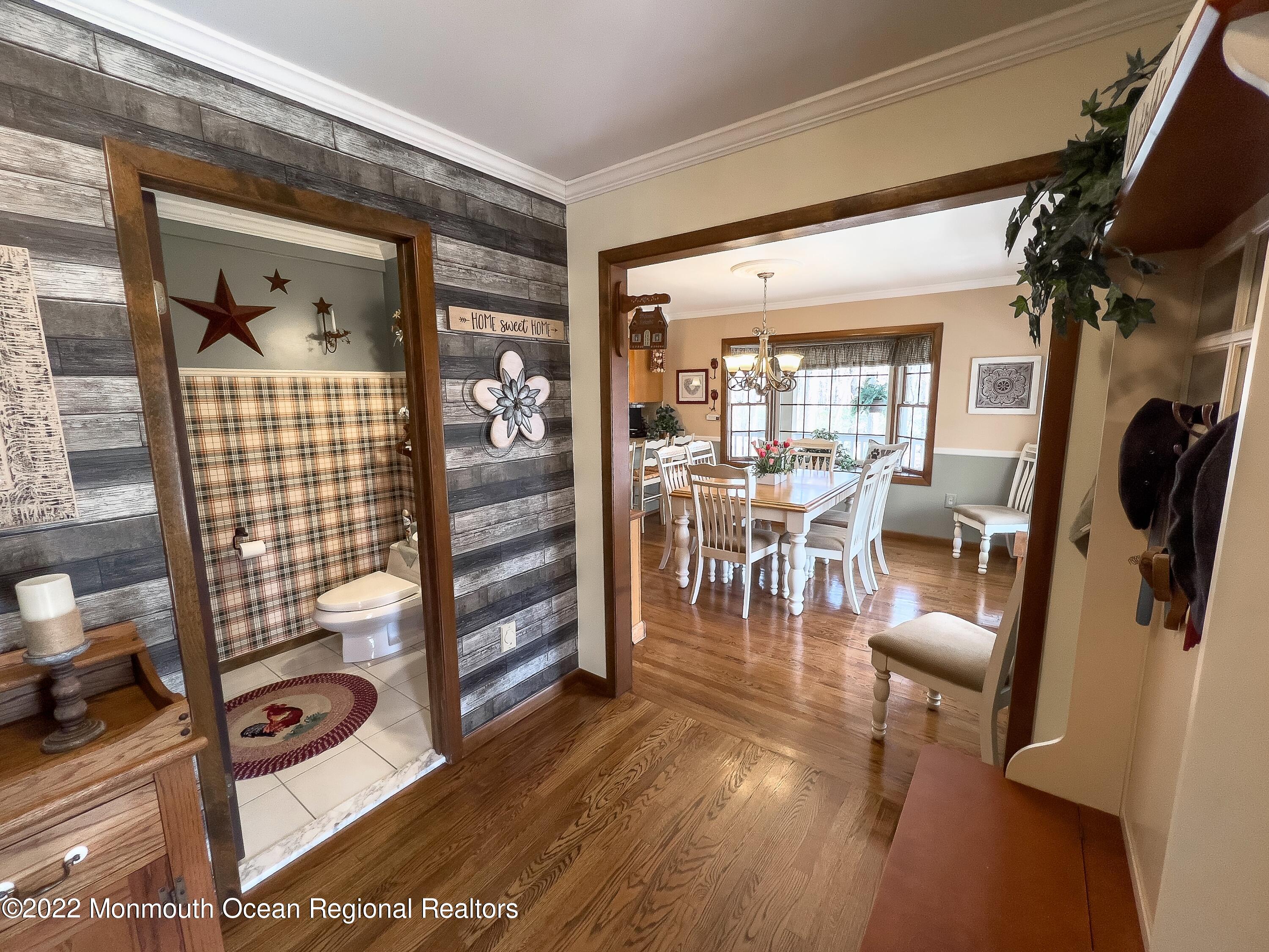 628 Reed Road Jackson, NJ 08527 - Photo 10 of 63 628 Reed Foyer2